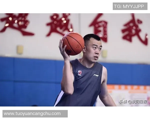 韩德君：从篮球新星到球队核心的成长之路与奋斗历程