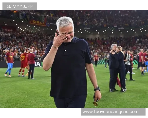 穆里尼奥怒斥欧足联争议判罚罗马遗憾出局引发热议